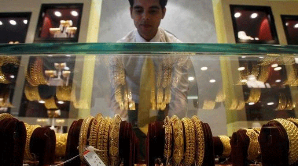 India`s gold prices rise nearly 25%, reach fresh record high of Rs 39,196 per 10 gram – Zee News
