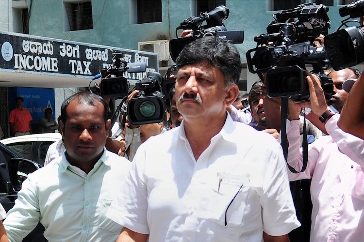 Setback for DK Shivakumar as HC dismisses his plea seeking protection from arrest – The News Minute