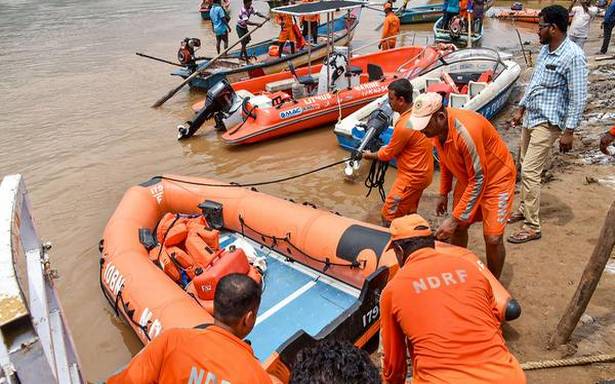 Godavari boat tragedy: 10 more bodies found