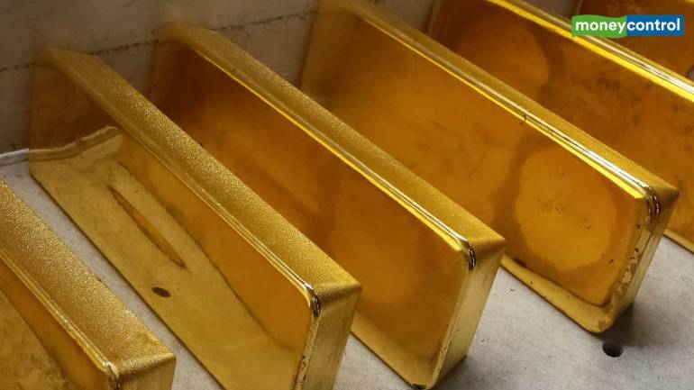 Gold price today: Yellow metal recovers, tracking global cues – Moneycontrol.com