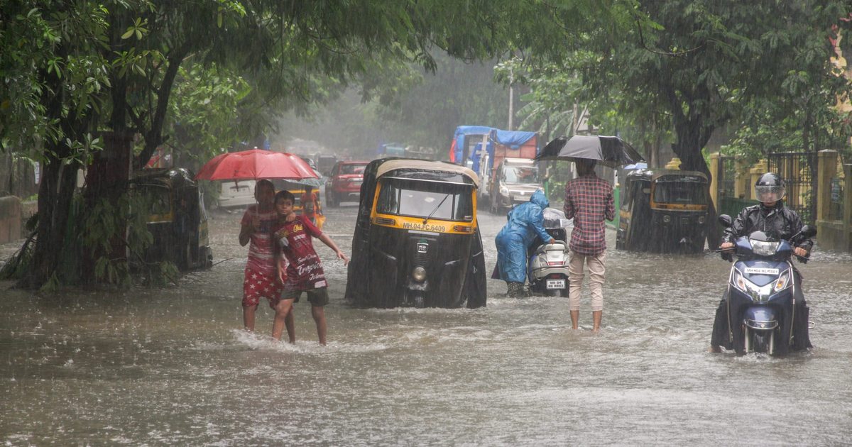 Mumbai Rains LIVE Updates: Trains running late on both Western and Central Railways; BEST diverts several bus routes