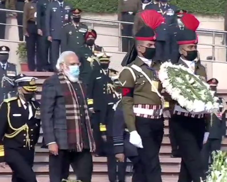 Nation Celebrates Vijay Diwas Today; PM Modi Pays Tribute At National ...